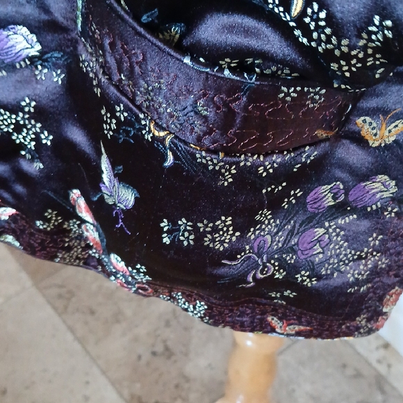 Hand-quilted Floral Satin Jacket - Picture 6 of 8